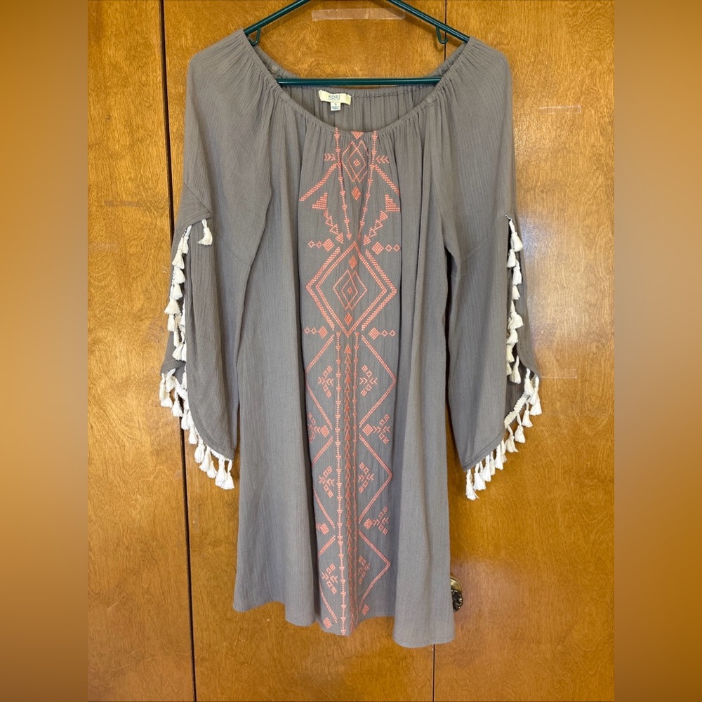 Sz S‎ Boho Gray Mini Flowy Dress with Orange Embroidered Designs Tassle Sleeves